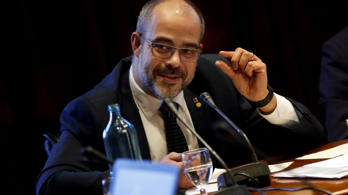 El TSJC cita al 'conseller' de Interior como investigado por el escolta de Puigdemont