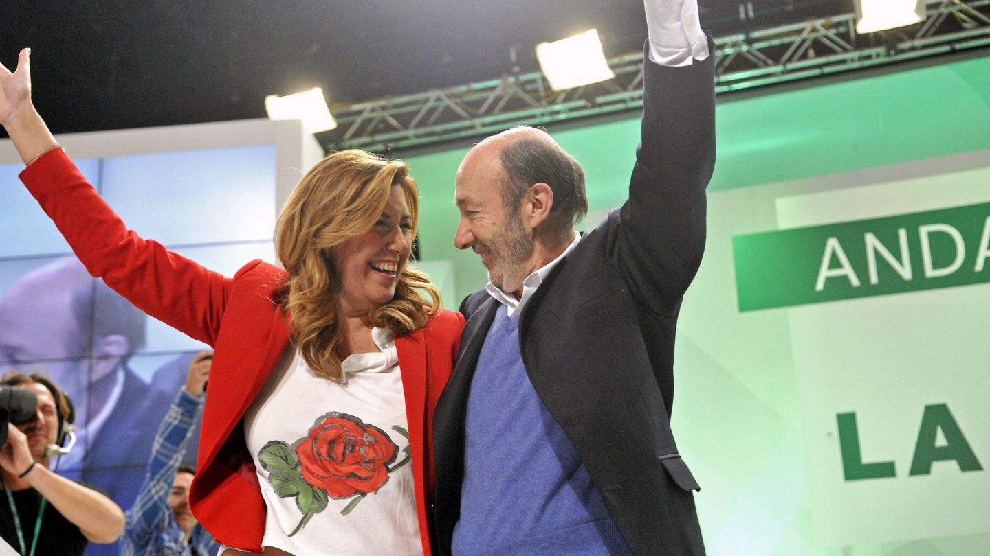 Díaz y Rubalcaba en el Congreso del PSOE andaluz. (EFE)