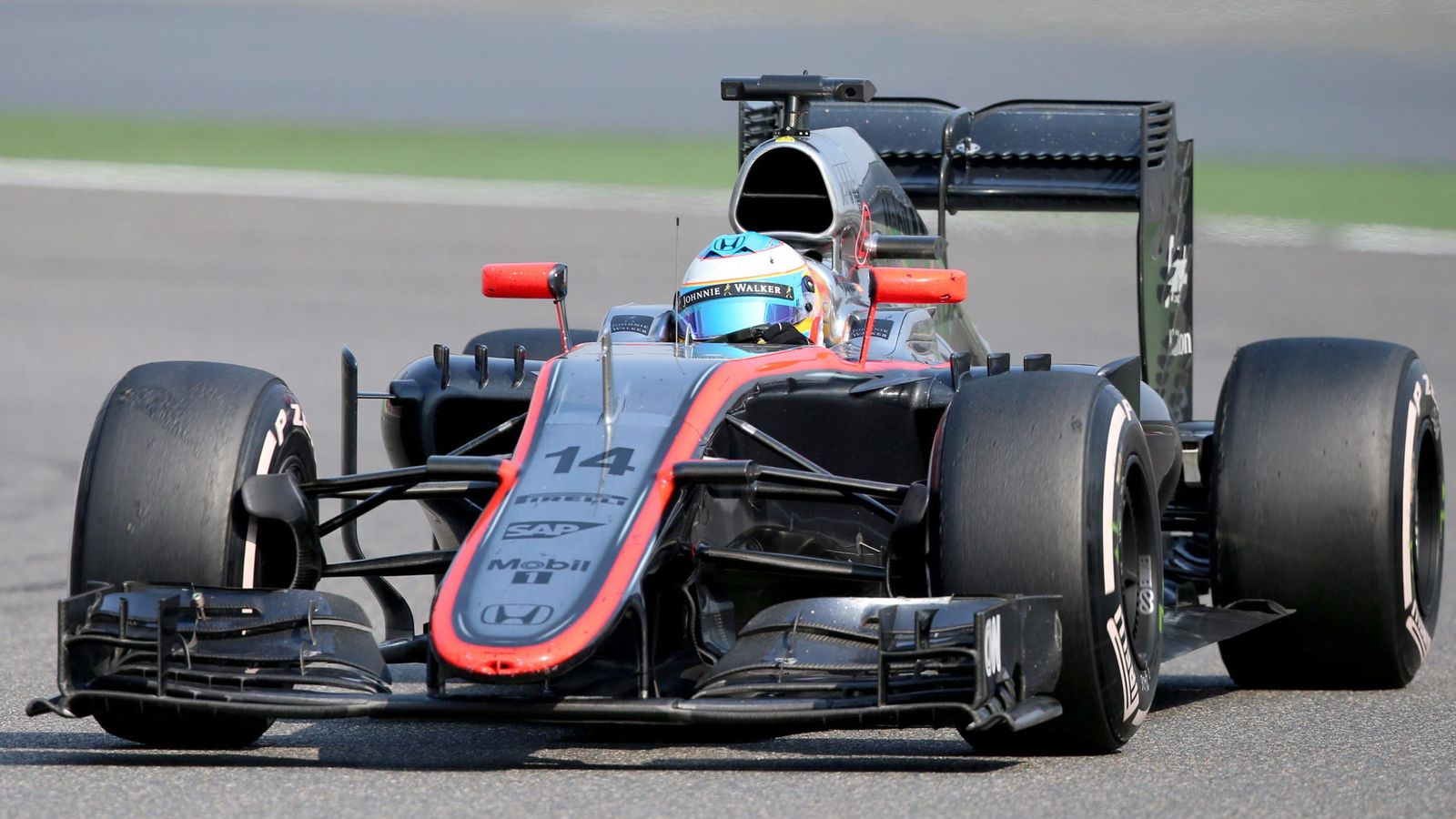 Foto: Fernando Alonso, en el Gran Premio de China (Efe).