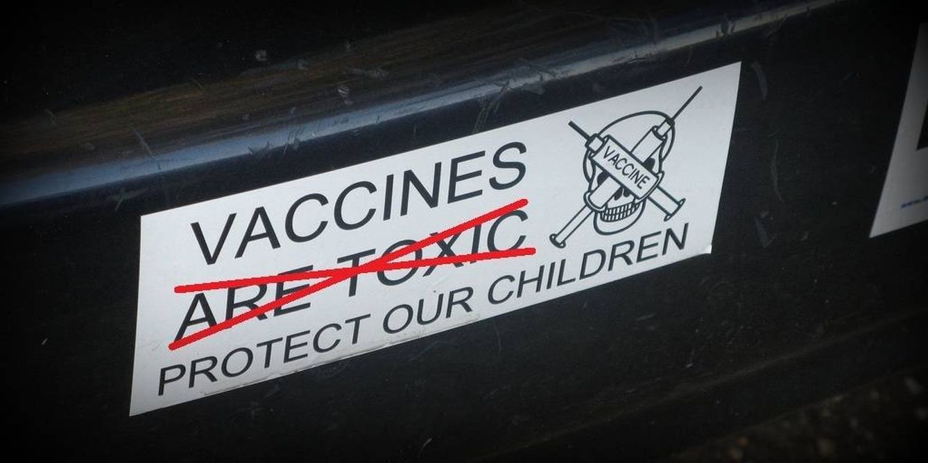 Las vacunas (son tóxicas) protegen a nuestros hijos.