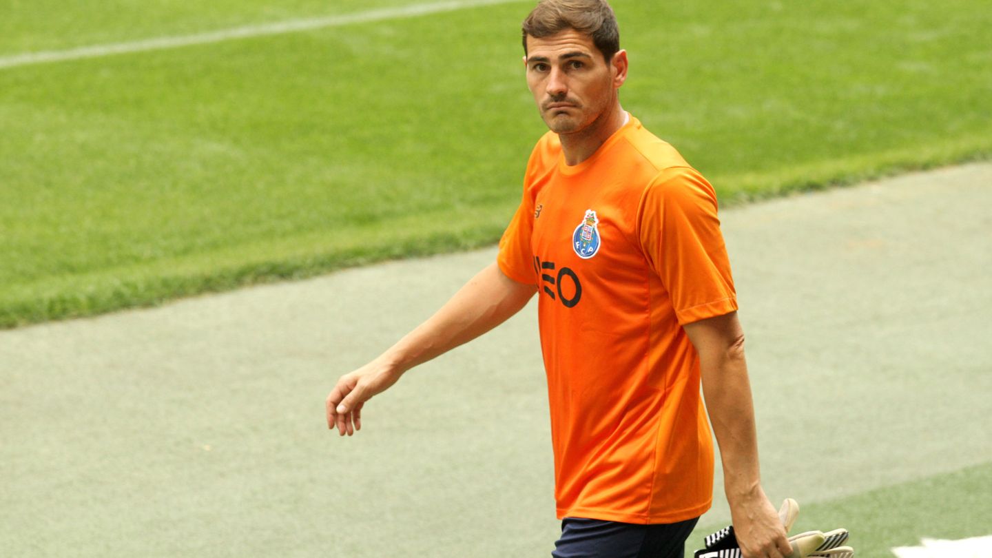 Iker Casillas acaba de comenzar su tercera temporada en el Porto. (EFE)