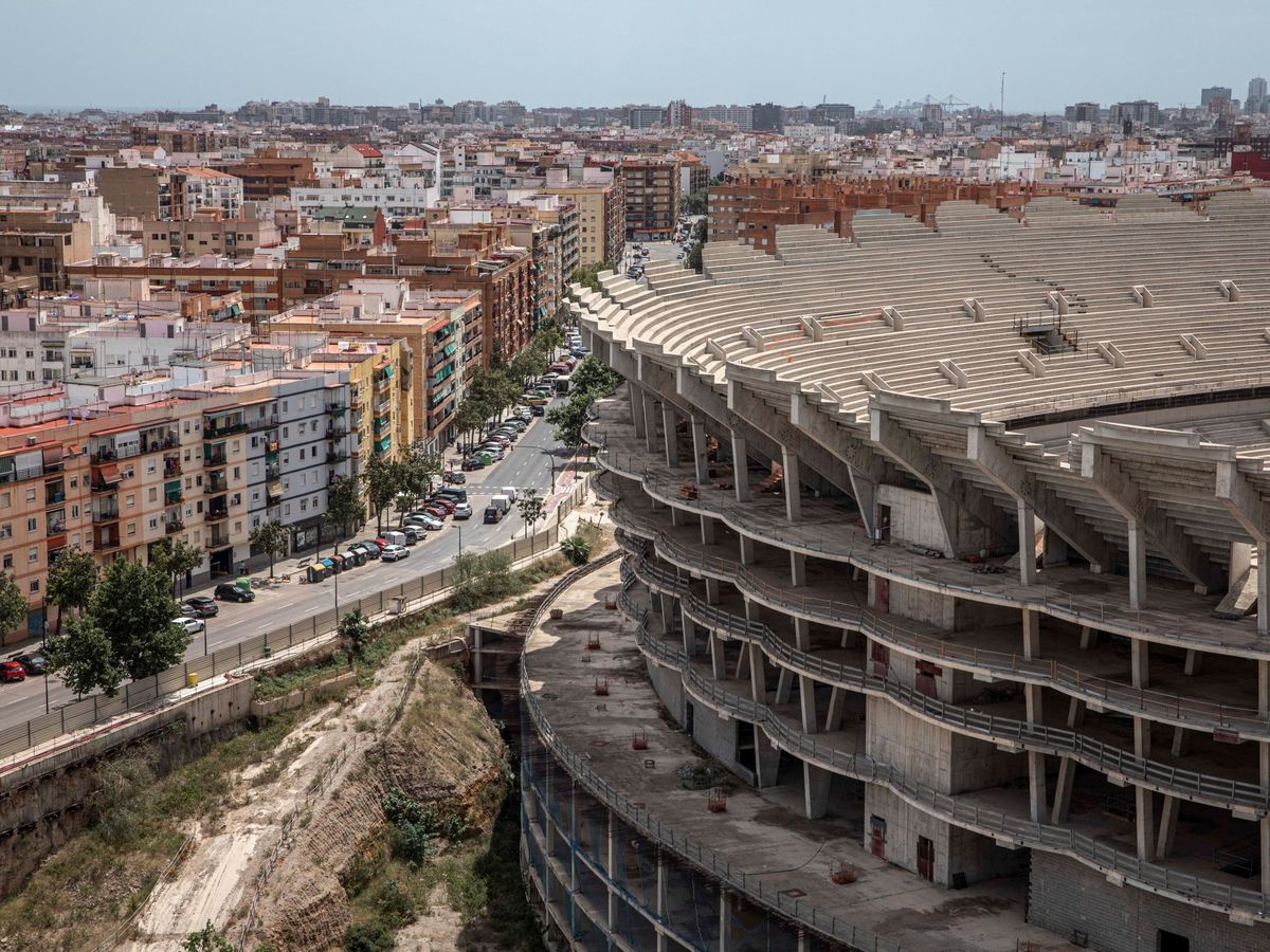 Foto: Las obras del Nuevo Mestalla se pararon en 2009. (EFE/Biel Aliño)