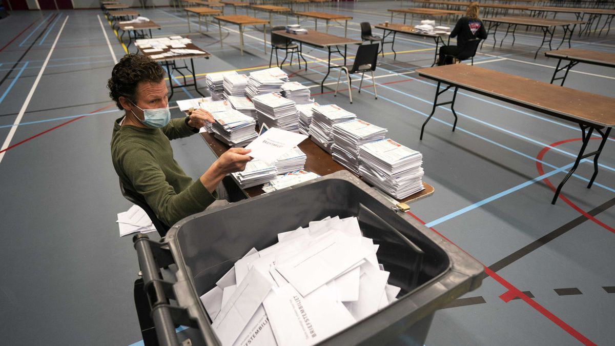 Países Bajos va a las urnas: 37 partidos, 1.500 candidatos y el ganador de siempre