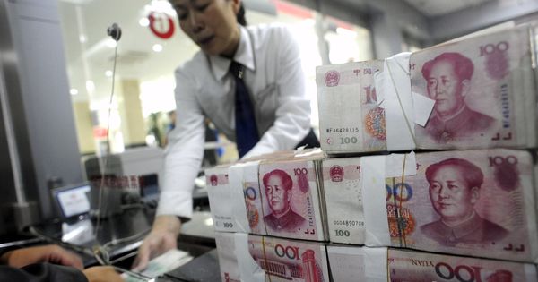 Foto: Billetes de renminbi (RMB) en un local de cambio de divisas. (Reuters)