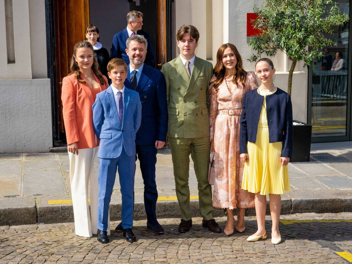 Foto: Federico y Mary de Dinamarca junto a sus cuatro hijos. (Cordon Press)