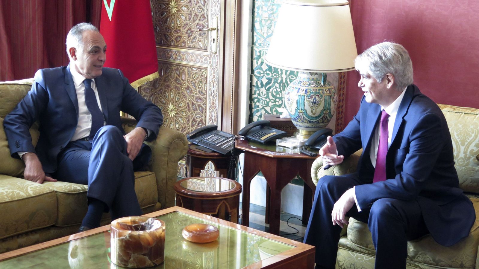Foto: El ministro de Exteriores español, Alfonso Dastís, durante una reunión con el ministro marroquí Salahedín Mezuar, durante su visita oficial a Marruecos, el 13 de febrero de 2017. (EFE)