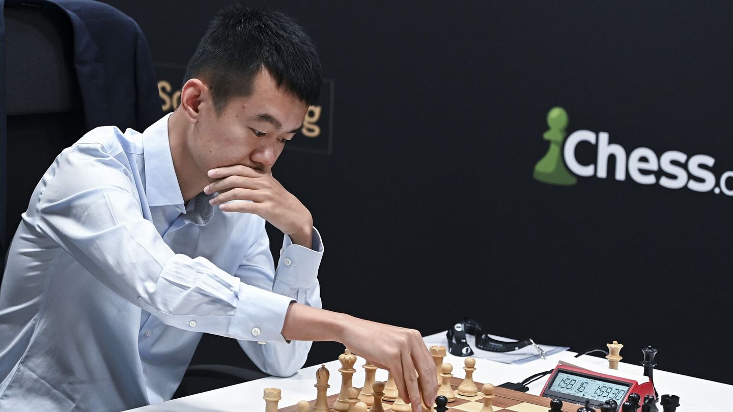 El Grand Maestro de ajedrez chino Ding Liren. (EFE/Fernando Villar) 