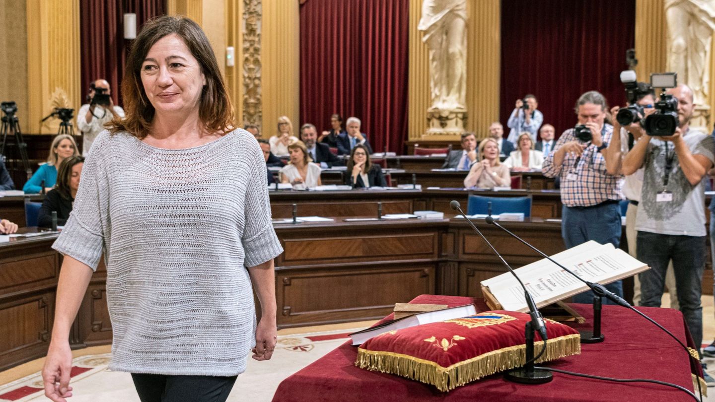 La socialista Francina Armengol, presidenta en funciones de Baleares, este 20 de junio en la sesión constitutiva del Parlament, en Palma. (EFE)
