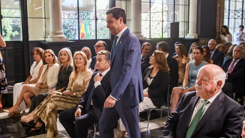 Foto de         Moreno pasa página e incluye a casadistas en los segundos niveles de la Junta de Andalucía        