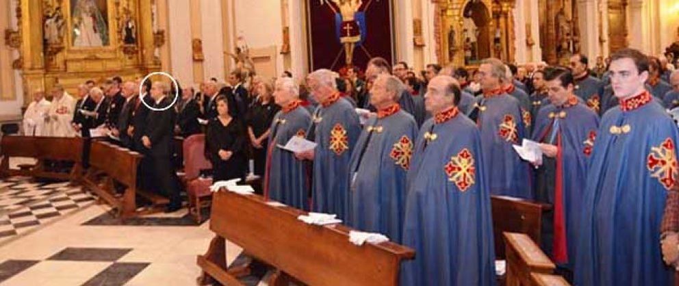 Foto: El ministro del Interior asiste a una "investidura" religiosa prohibida por el Vaticano