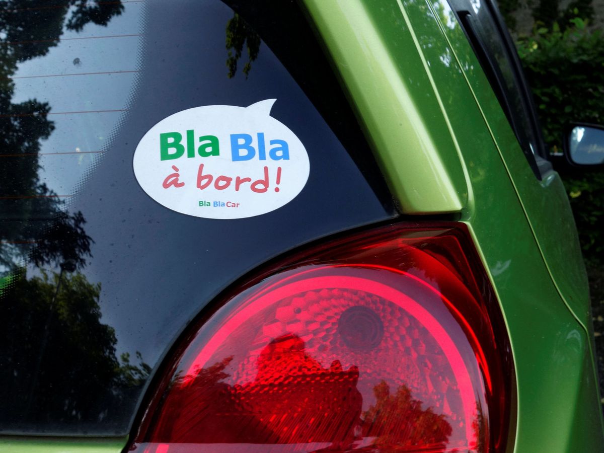 Foto: Una pegatina de BlaBlaCar. (Reuters)