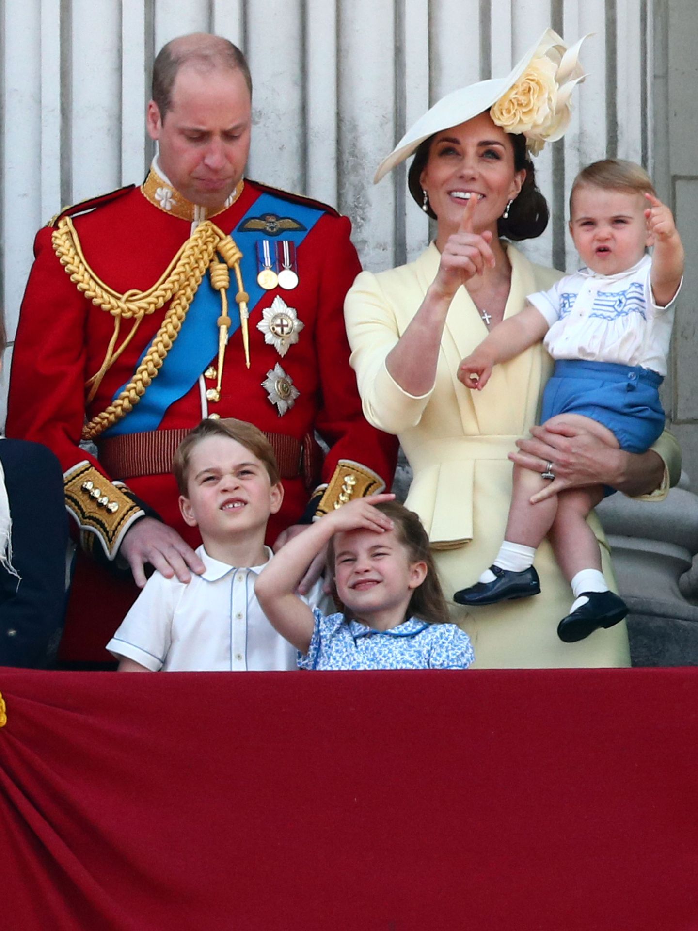 Guillermo y Kate, junto a sus hijos el pasado junio. (Reuters)