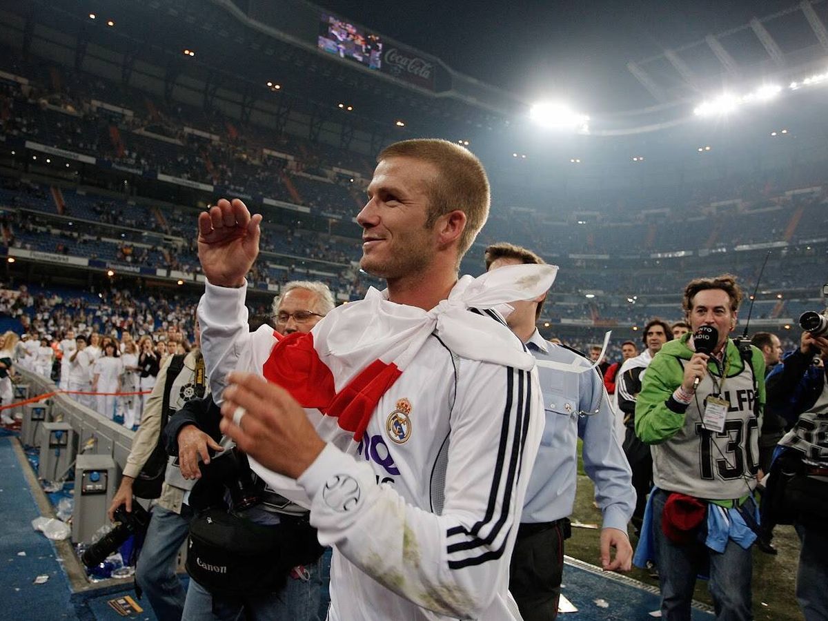 Foto: David Beckham, en el Santiago Bernabéu celebrando La Liga que ganó en el Real Madrid. (Getty Images/Denis Doyle)