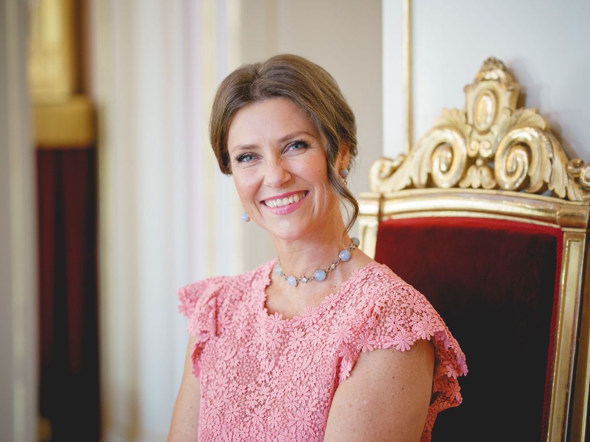 Foto: La princesa Marta Luisa, en una imagen distribuida por su 50º cumpleaños. (EFE/Casa Real de Noruega/Stian Lysberg) 
