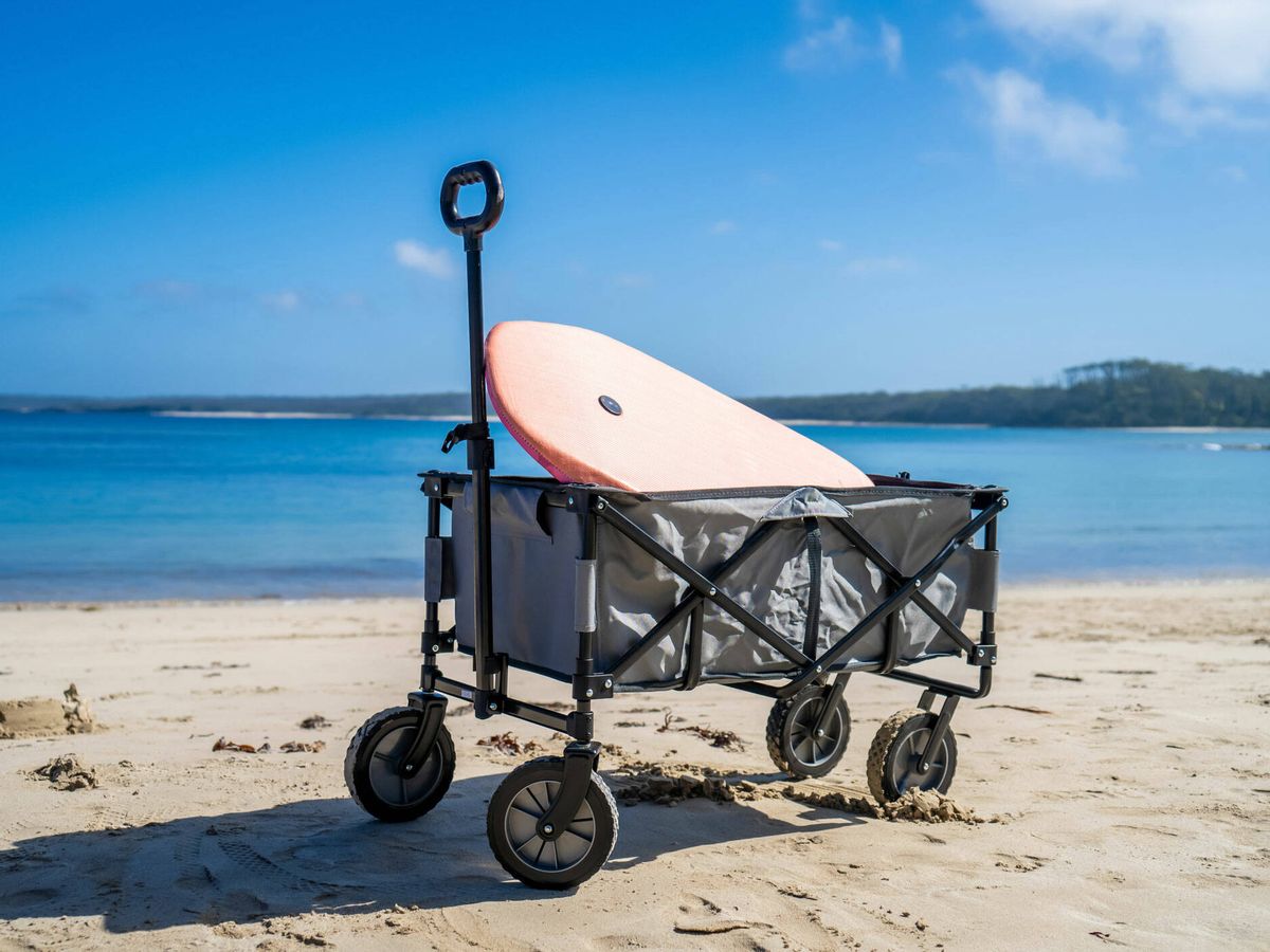 Carro plegable de playa con ruedas especial para arena con carga