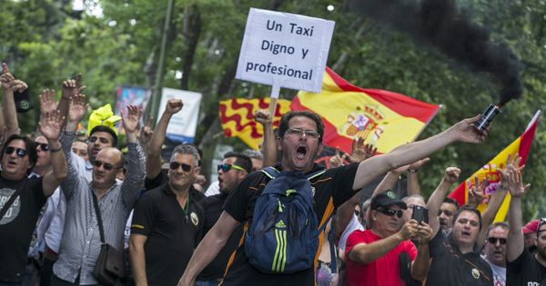 Foto: Miles de taxistas se han manifestado en Madrid. (EFE)