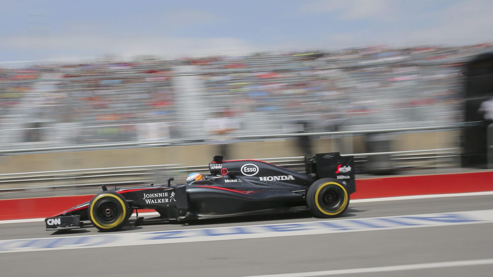 Foto: El coche de Fernando Alonso continúa sin dar buenas noticias (EFE)