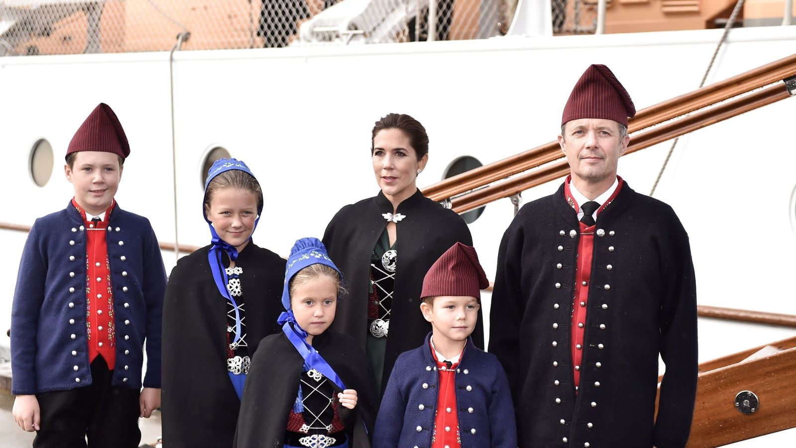 Foto: Los príncipes de Dinamarca visitan las islas Feroe. (EFE)