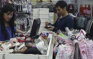 No solo venden: los chinos también compran, y online