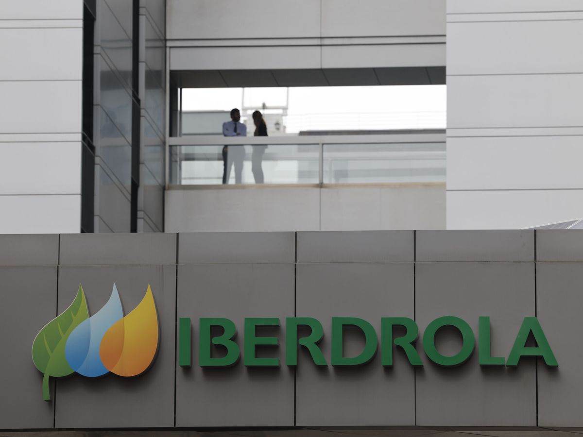 Foto: Logo de Iberdrola en su sede de Madrid. (EFE/Sergio Pérez)
