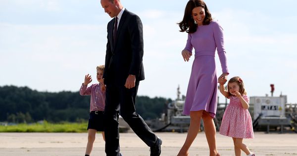Foto: Los duques de Cambridge con sus hijos. (Reuters)