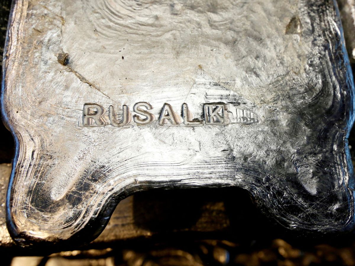 Foto: Lingote de aluminio de Rusal. (Reuters/  Ilya Naymushin)