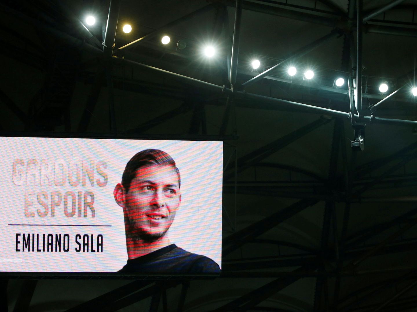 El mundo del fútbol ha rendido homenaje a Emiliano Sala. (Reuters)