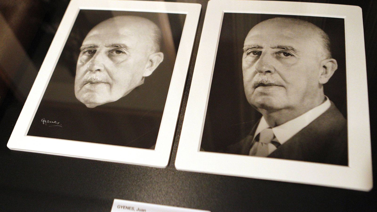 Foto: Instantáneas de Francisco Franco tomadas en el Palacio del Pardo en 1966 que forman parte de la exposición 'Gyenes. Maestro fotógrafo'. (EFE)
