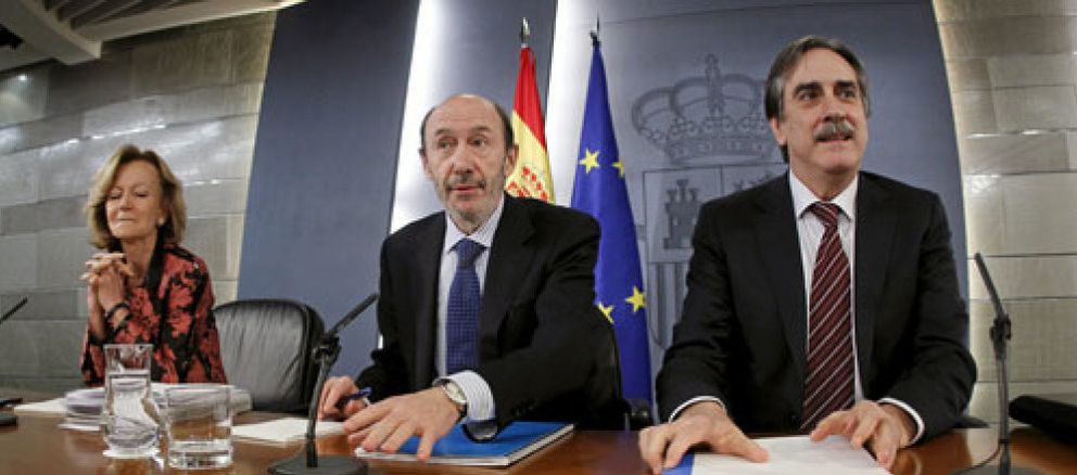 Foto: El Real Decreto prorroga un año más la incertidumbre de las cajas de ahorros