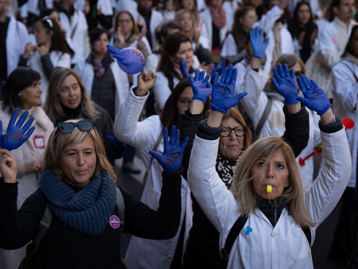 Foto: Enfermeras protestan durante una manifestación. (Europa Press/Archivo/David Zorrakino)