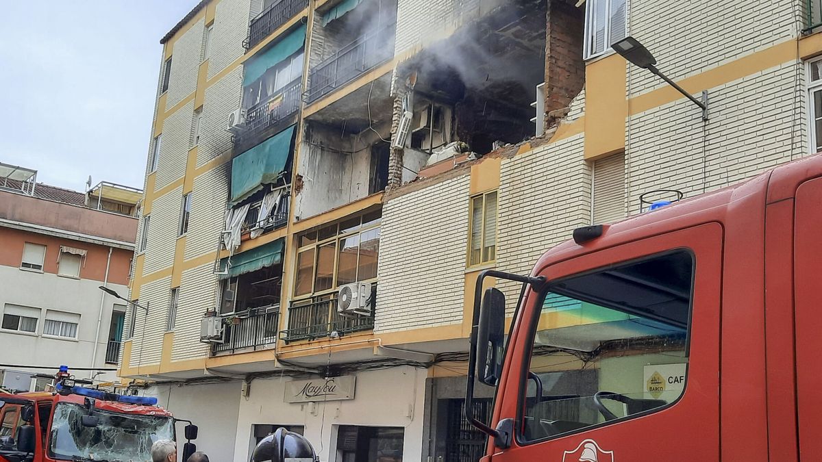 Un muerto y al menos 16 heridos en la explosión de una vivienda en Badajoz