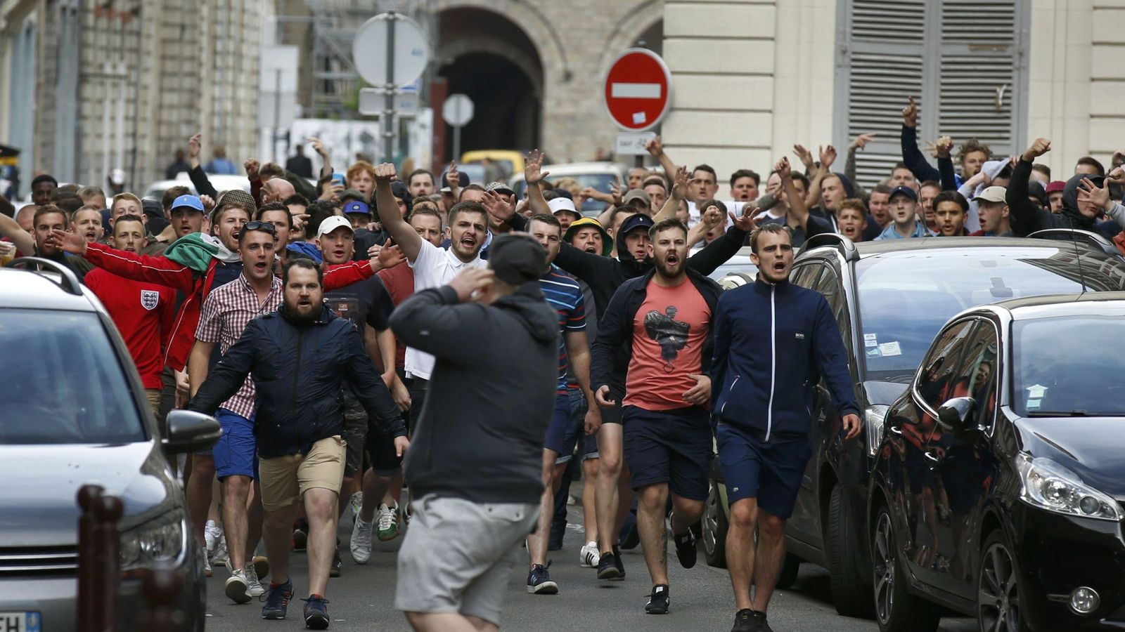 Foto: Aficionados ingleses este miércoles en Lille (Pascal Rossignol/Reuters)
