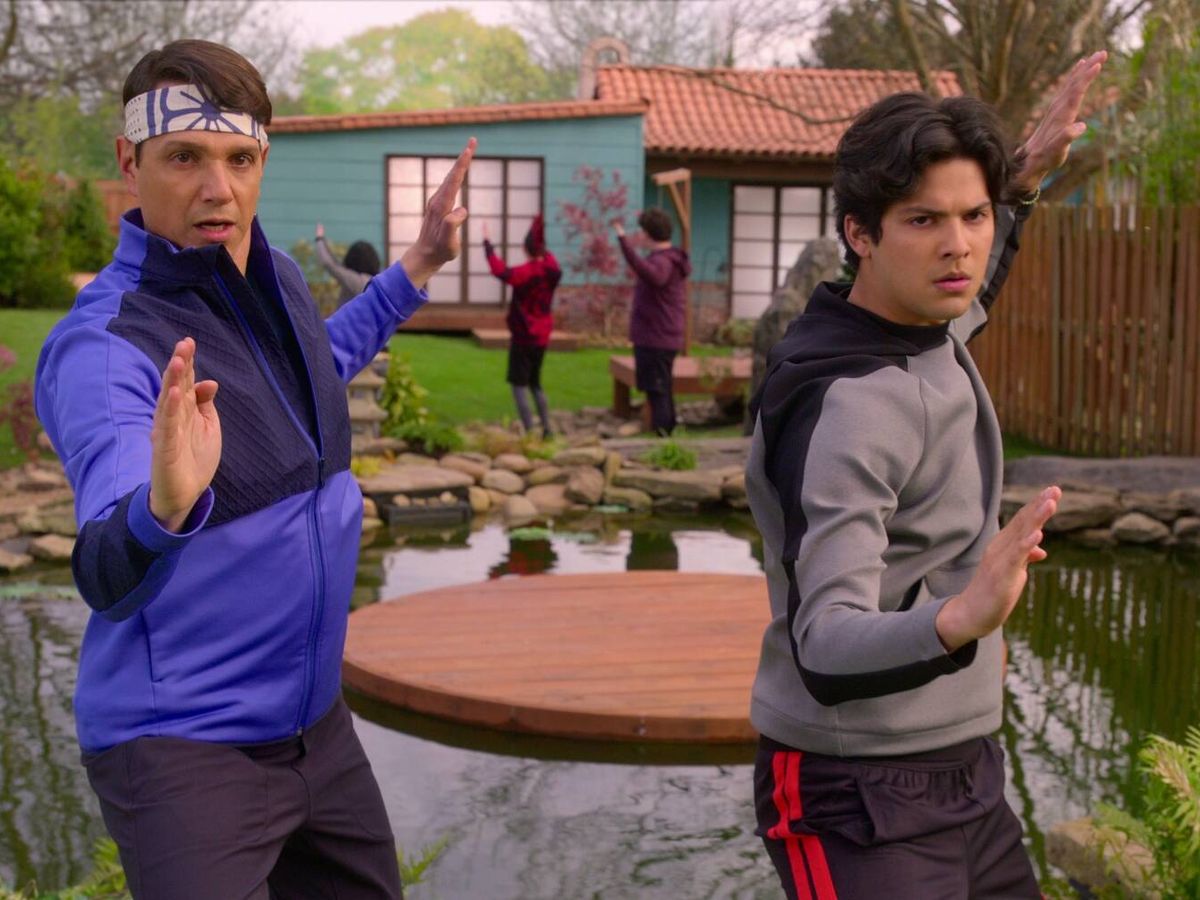 Foto: Ralph Macchio comparte pantalla con una nueva generación de karatekas en 'Cobra Kai'. (Netflix)