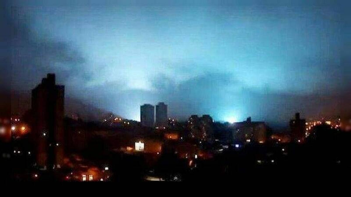 ¿Por qué se iluminó el cielo segundos antes del terremoto de Turquía?