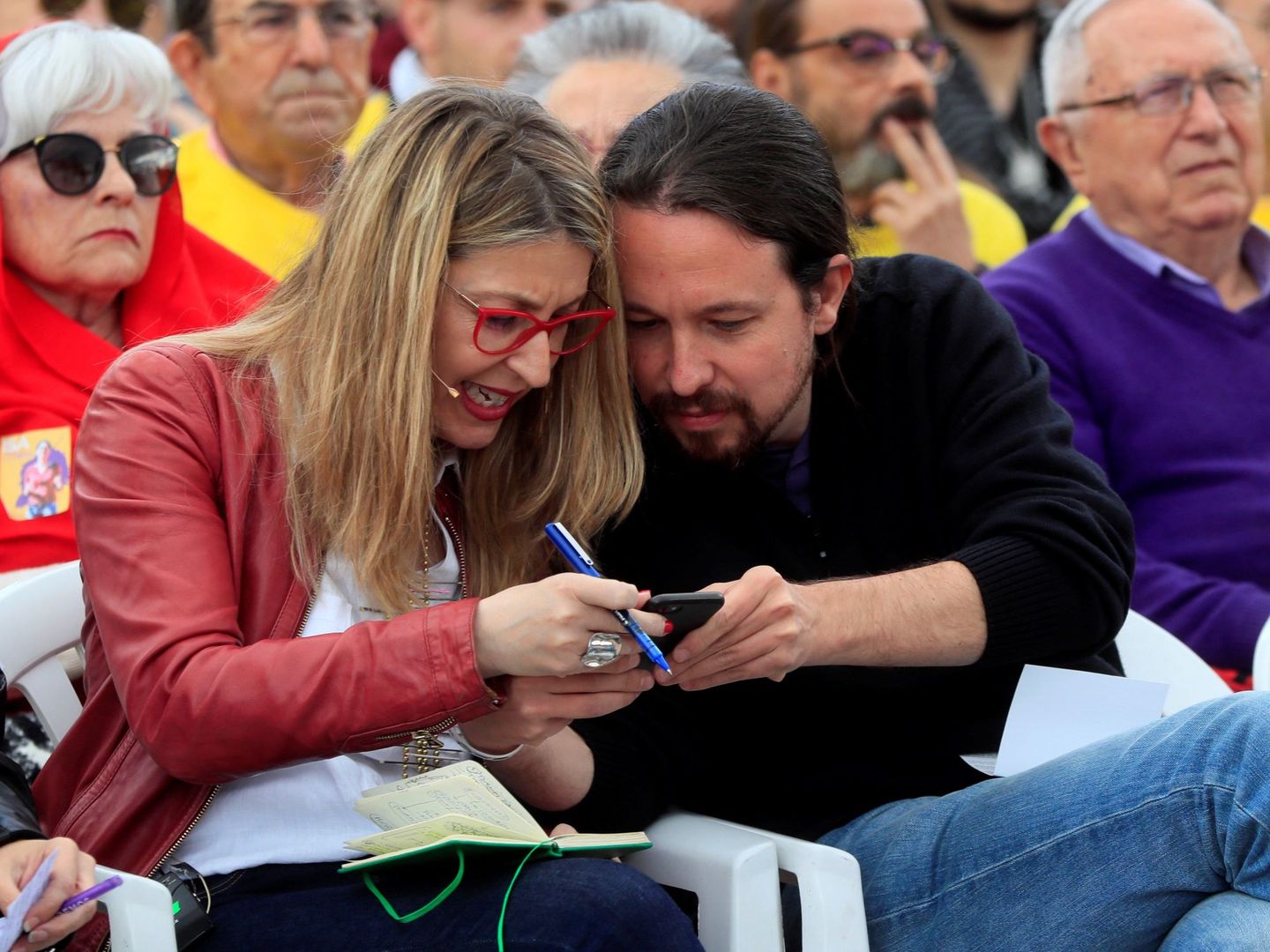 María Eugenia Rodríguez Palop y Pablo Iglesias, en un mitin de campaña del 26-M en Alcorcón. (EFE)