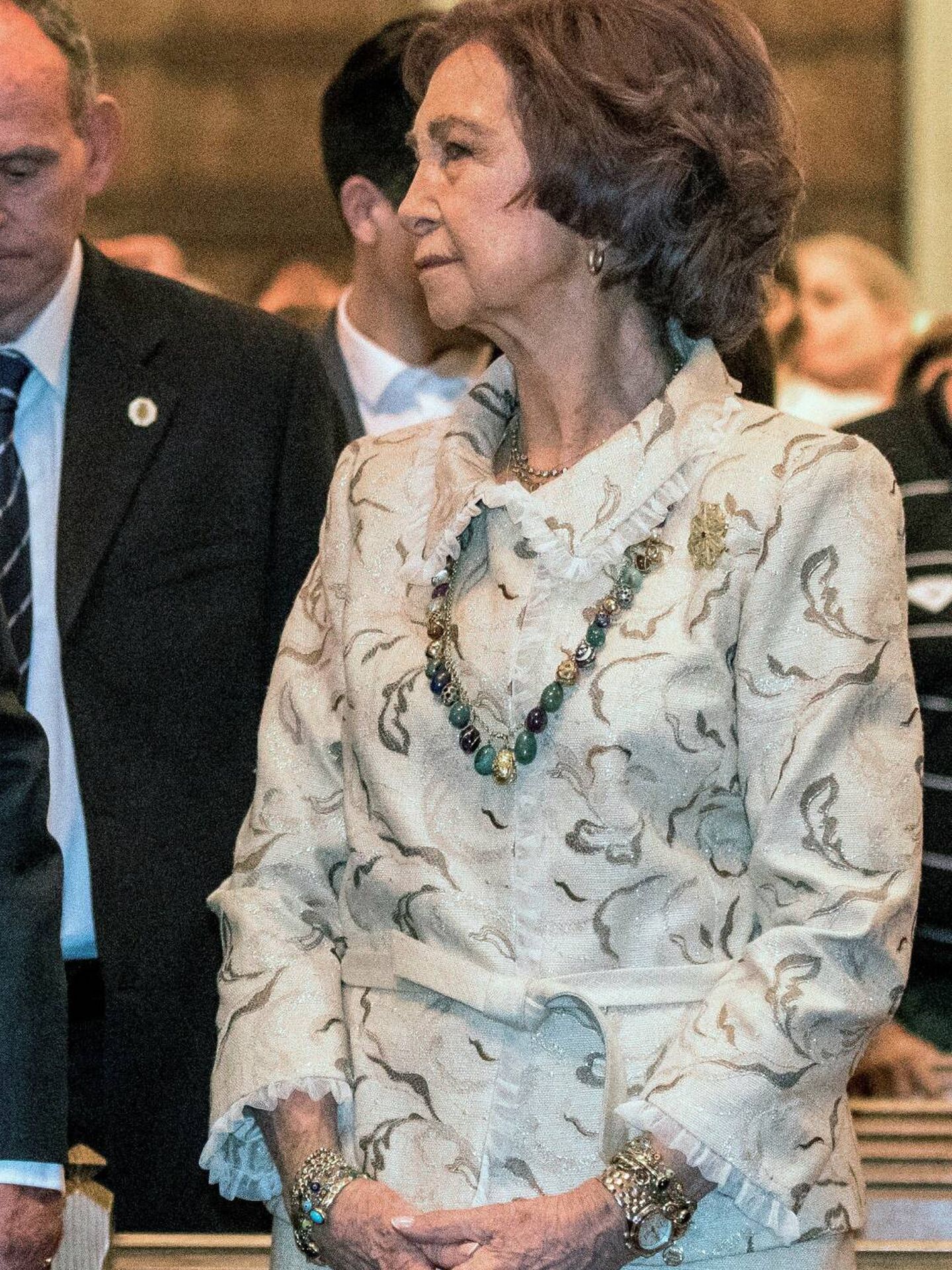 La reina Sofía, con su collar de huevos de Pascua. (Gtres)