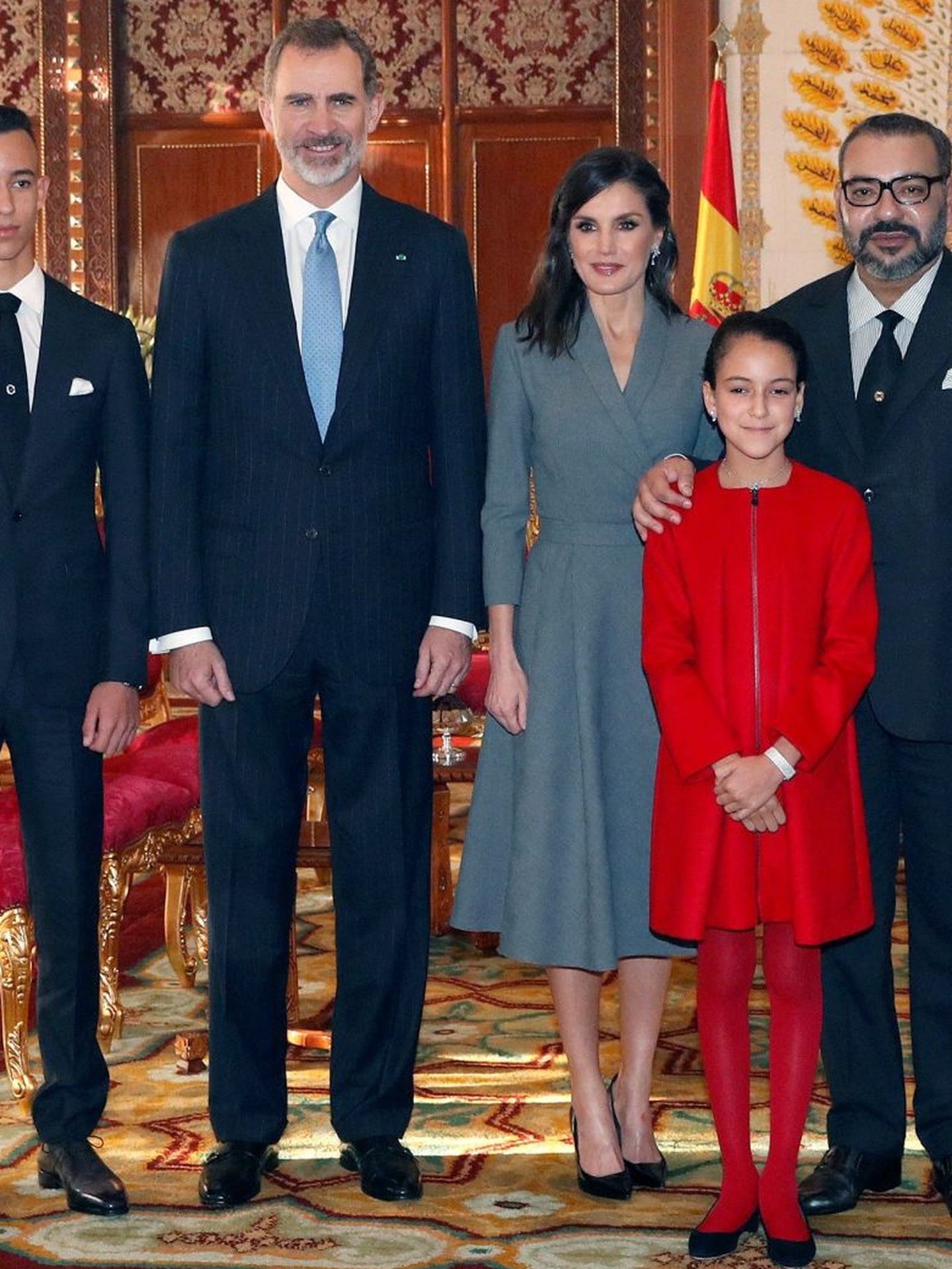 Los Reyes de España junto al rey Mohamed VI, su hijo, el príncipe heredero Moulay Hassan, y su hija Lalla Khadija en una imagen de archivo. (EFE)