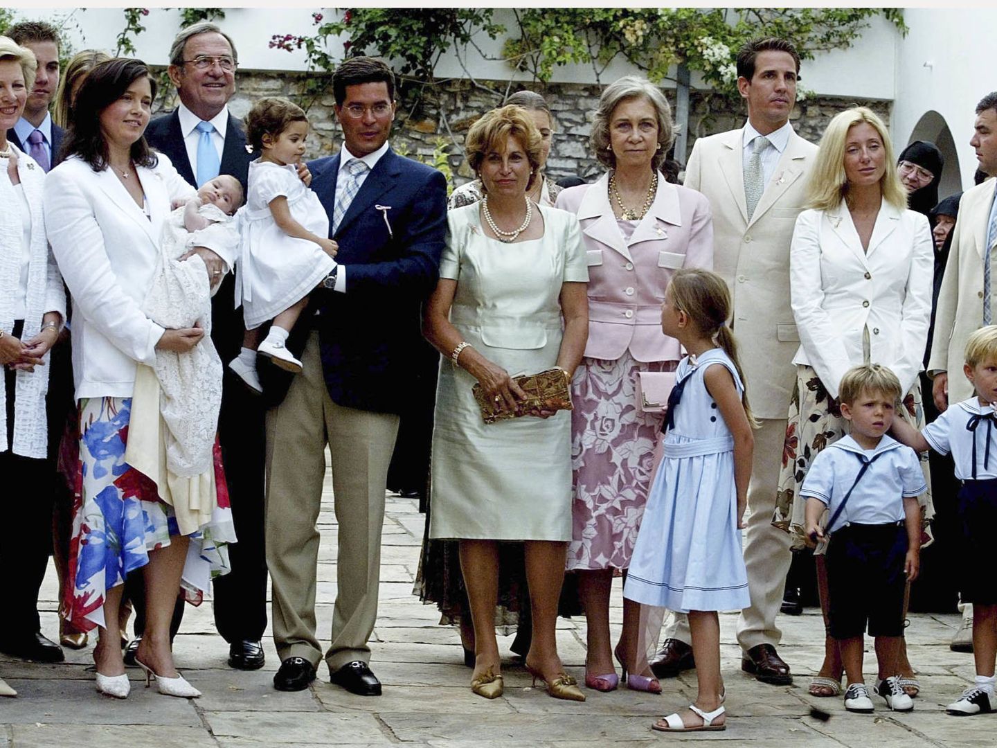 La familia real griega, en el bautizo de Ana María Morales. (Getty)