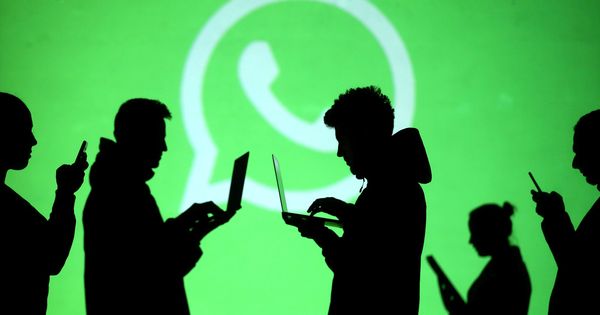 Foto: ¿Utilizas WhatsApp en el trabajo? Así puedes ocultar tus mensajes de ojos ajenos. (Reuters)