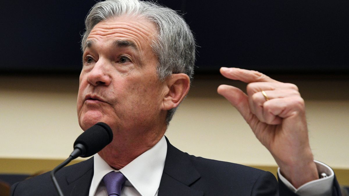 Powell no ve riesgo de sobrecalentamiento en la economía de EEUU