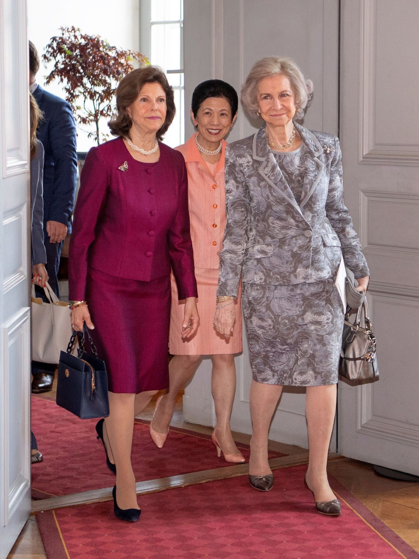 La reina Sofía y la reina Silvia, en un encuentro anterior en Estocolmo. (EFE)
