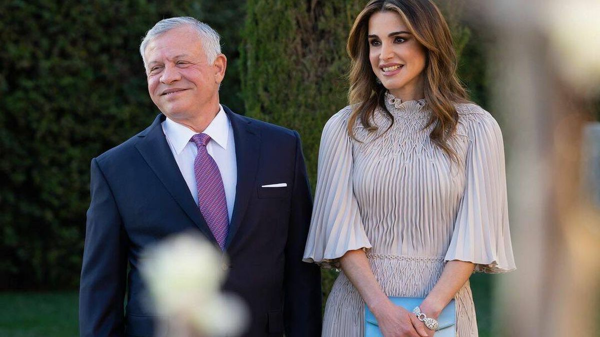 Rania de Jordania, en la boda de Iman: de su bolso con mensaje de amor al vídeo con imágenes inéditas