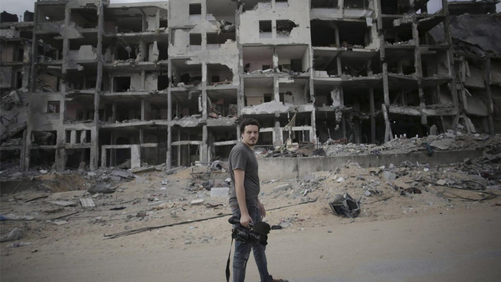 Foto: El periodista Simone Camilli, víctima junto a otras cinco personas de una explosión accidental en la Franja de Gaza. (Efe)