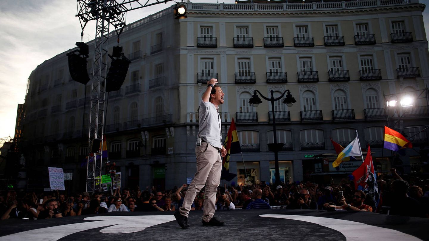 Pablo Iglesias ofrece un discurso en la Puerta del Sol, en 2017. (Reuters/Juan Medina)