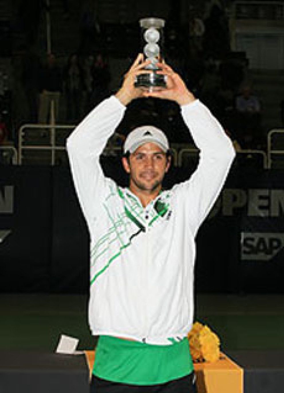 Foto: Verdasco gana el torneo de San José y Ferrero el Abierto de Brasil