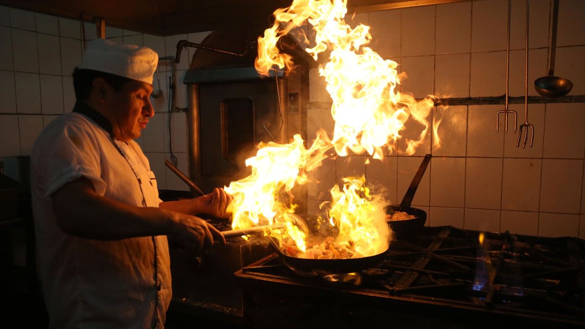 De 17.000 euros al mes a 4€ por menú en negro: así viven los cocineros a domicilio