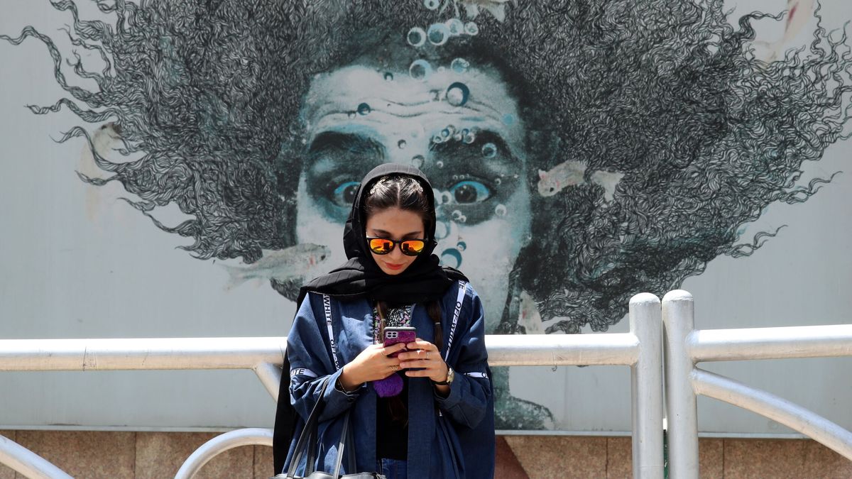 Por qué EEUU (y Google o Amazon) está detrás del 'gran apagón' de internet en Irán