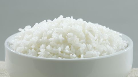 La forma de cocinar el arroz para que engorde muchísimo menos