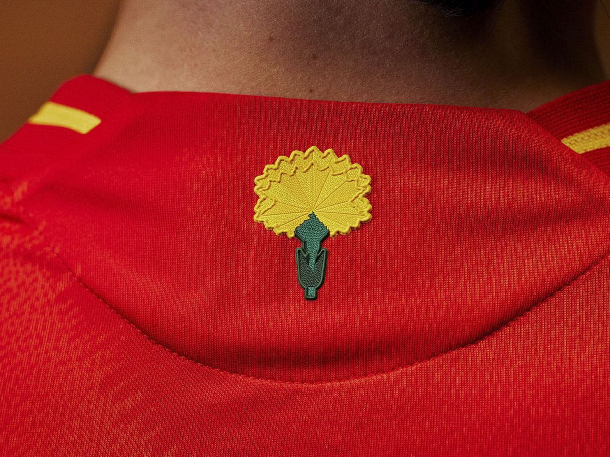 Foto: La camiseta de España para la Eurocopa 2024 (EFE/ADIDAS).