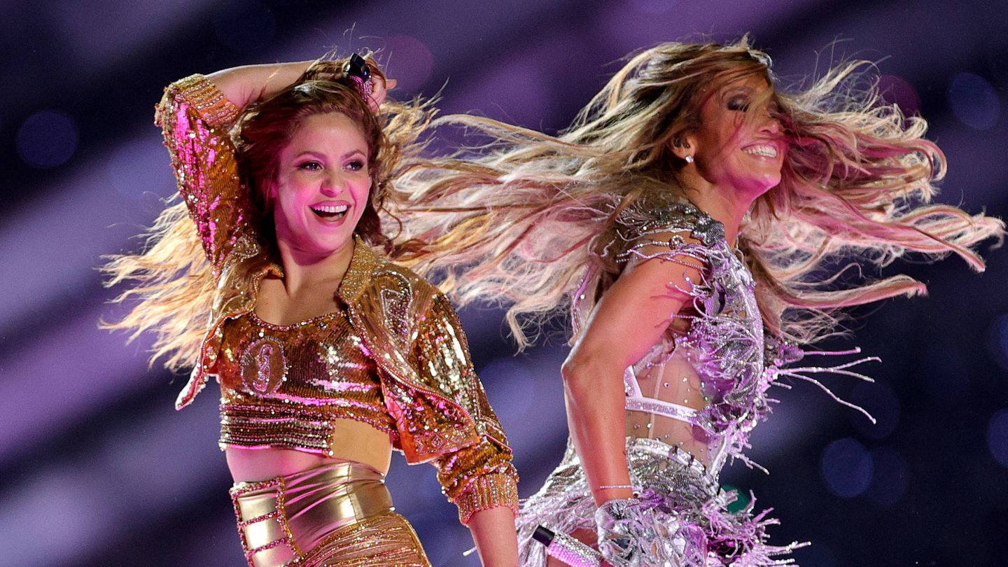  Shakira y Jennifer Lopez, en la Superbowl de 2020. (Getty)
